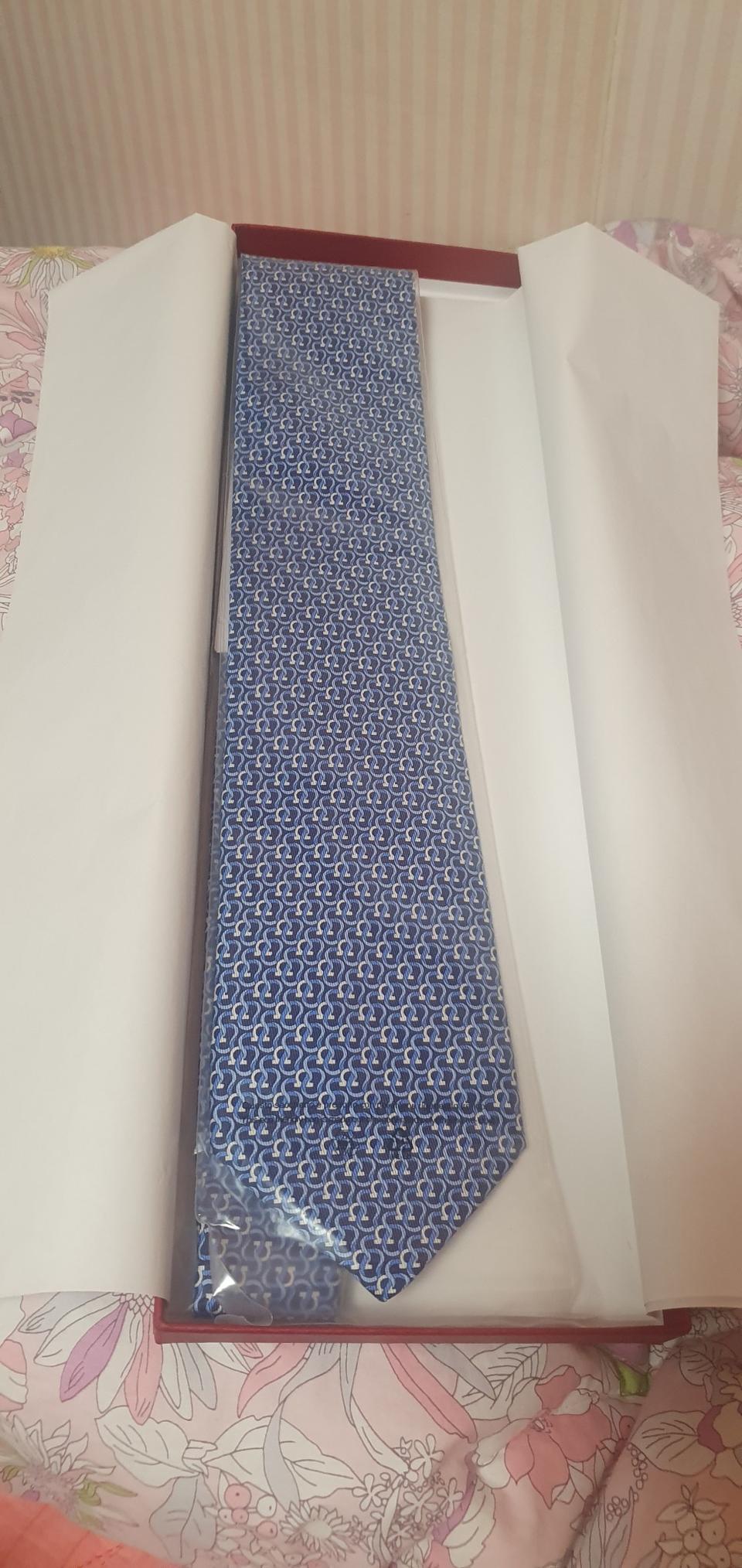 [새제품] 페레가모 간치니 넥타이