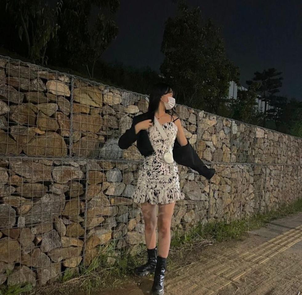 카우 셔링 슬리브리스 미니 원피스