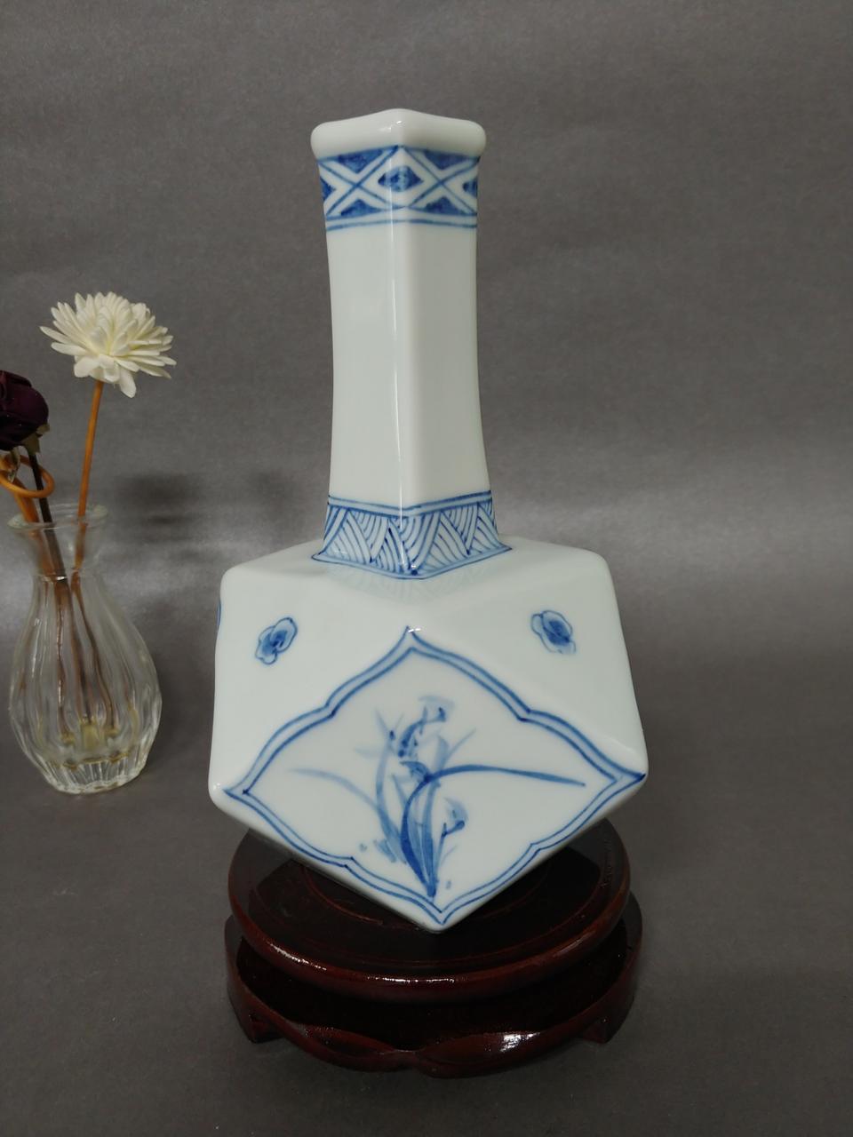 청화백자 각주병