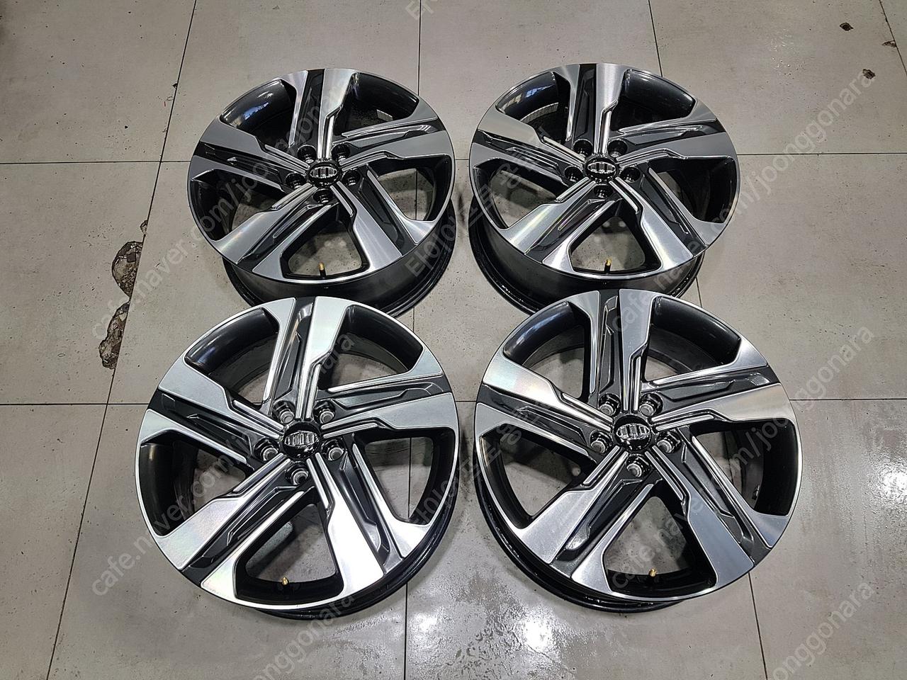 19인치 쏘렌토 MQ4 하이브리드 임판급 순정 중고 휠팝니다