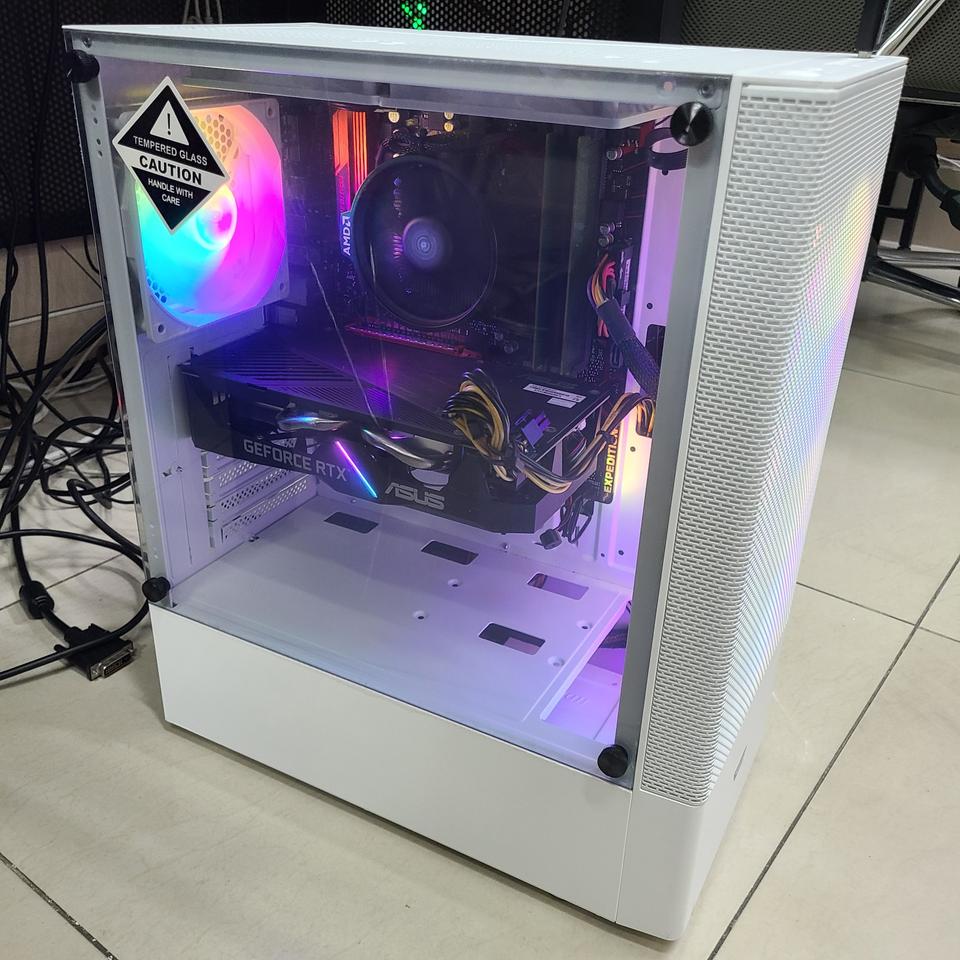 라이젠 5600 / RTX2060S 게이밍컴퓨터 거의새거