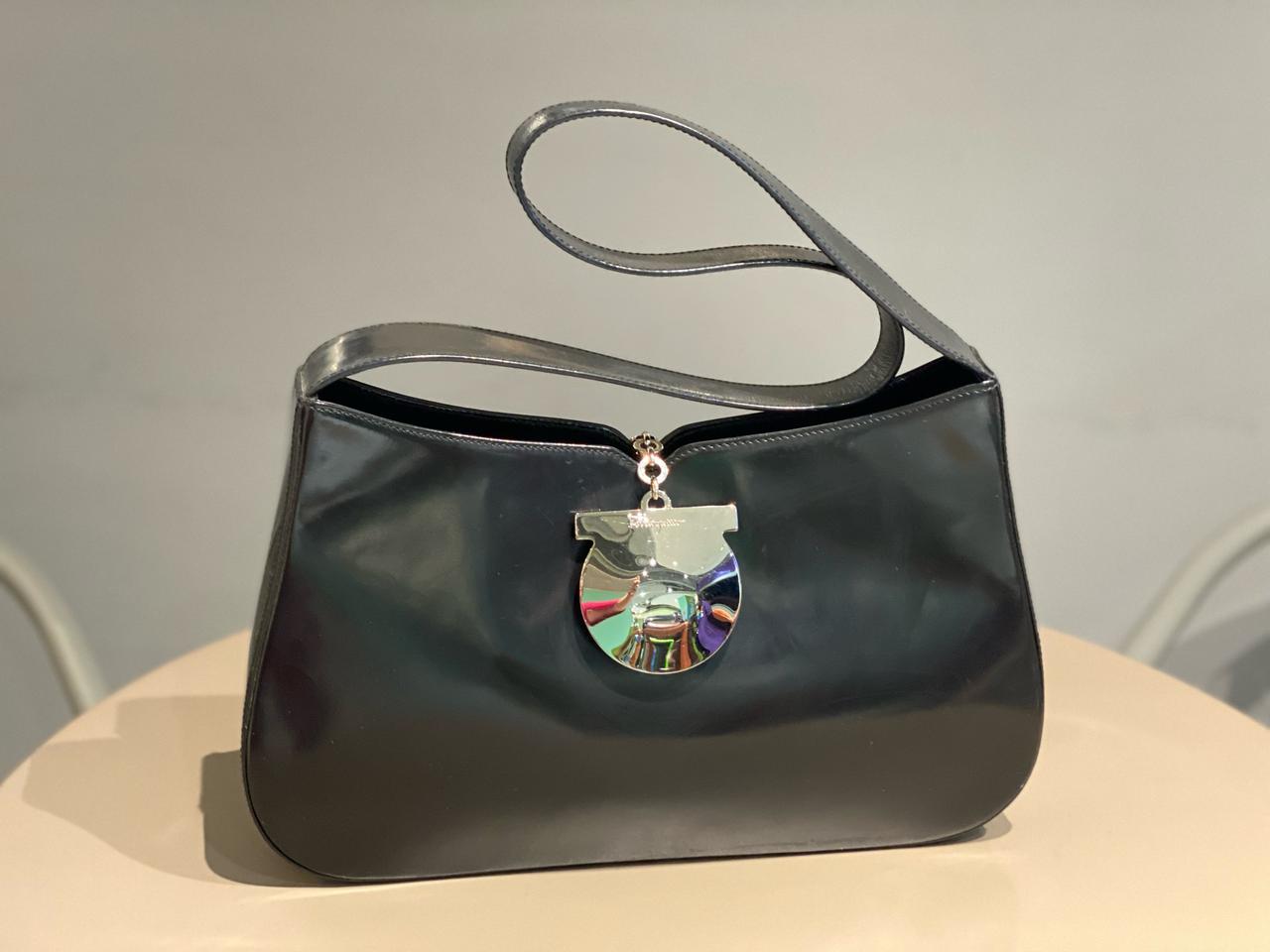 페라가모 가방(은장버클 숄더백)