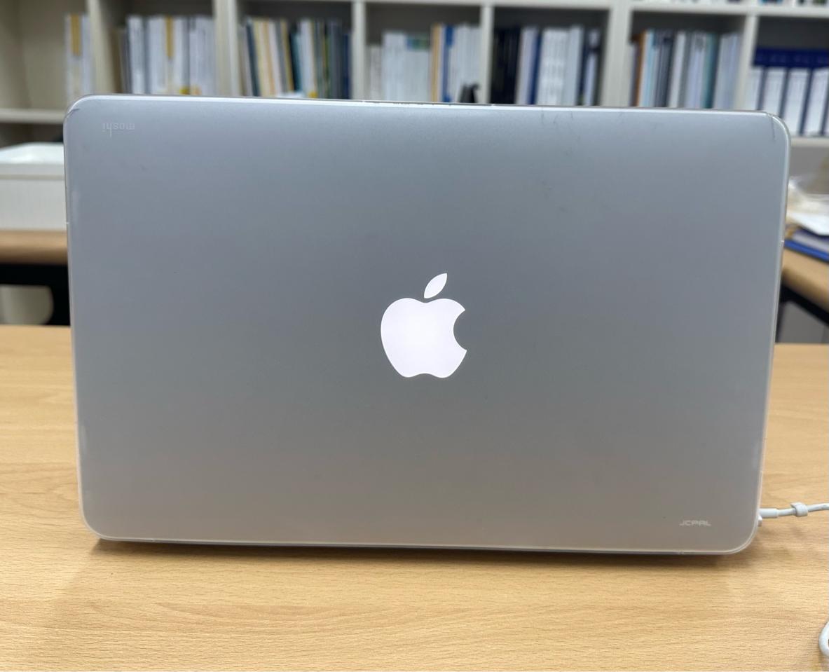 맥북 에어 11인치 2015년 판매합니다.