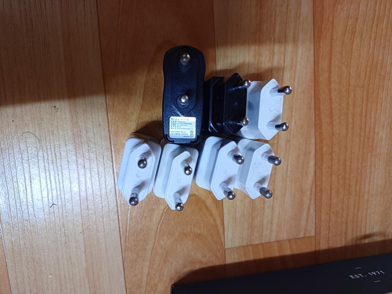 5핀케이블.usb충전기.셀카봉.이어폰