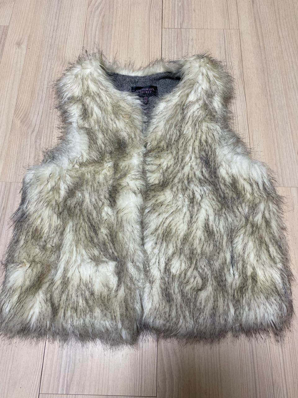 빅토리아시크릿 비건 퍼 조끼