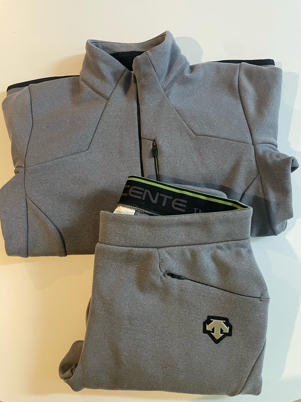 데상트 츄리닝세트