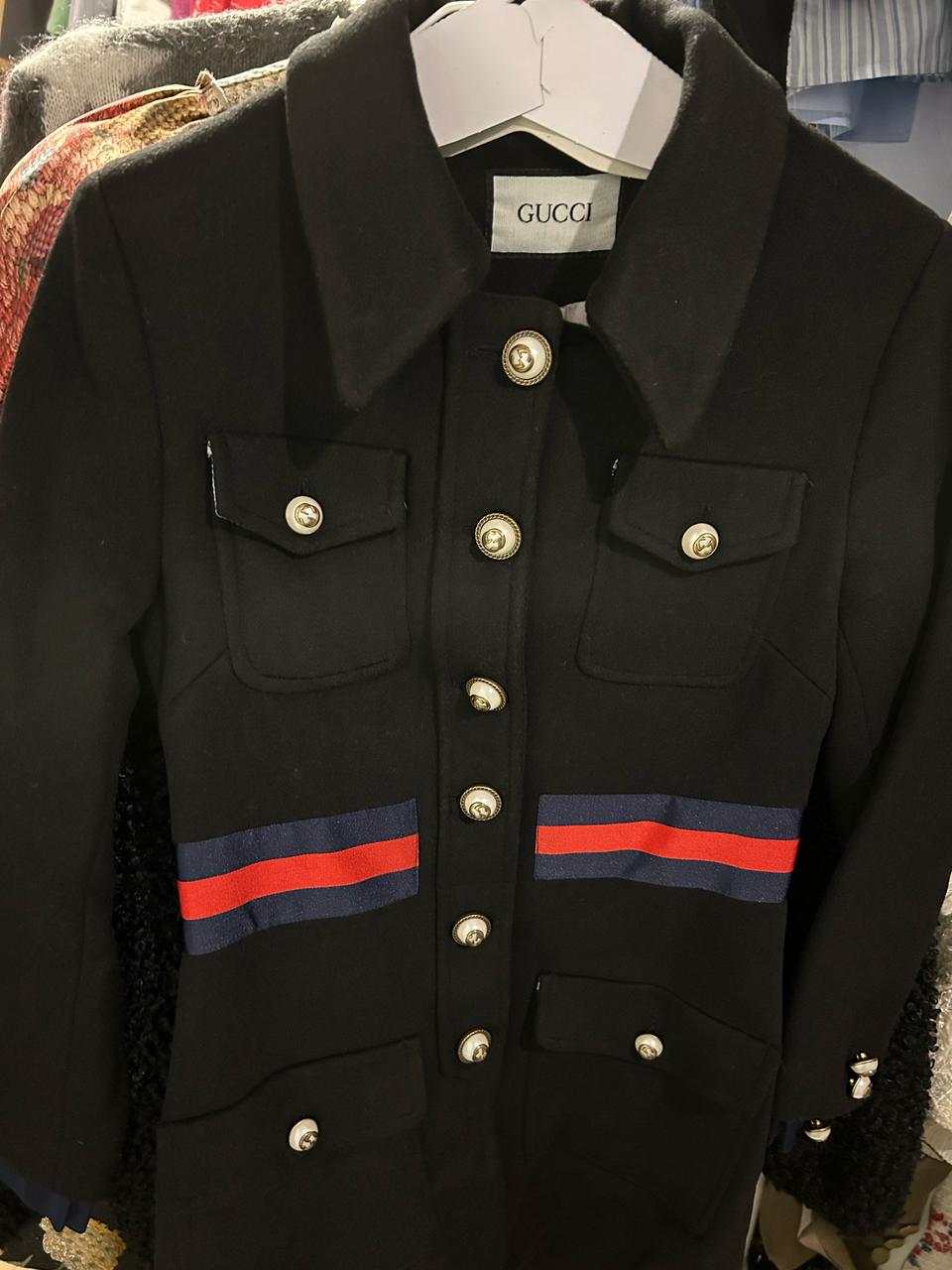 삼선 로고단추 코트