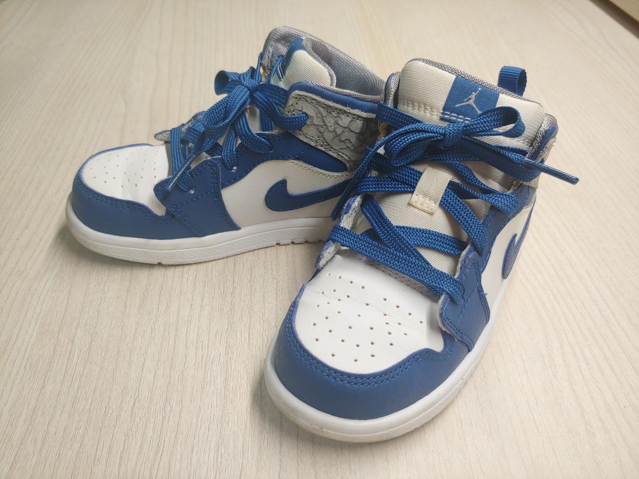 나이키 에어 조던 1 레트로 미드 트루 블루