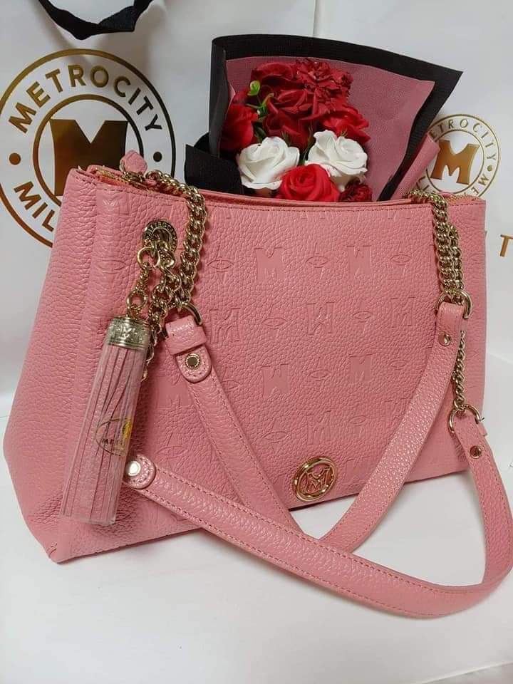 메트로시티 여성의 핸드백 거의 미사용 새상품  쇼핑백 + 보증서