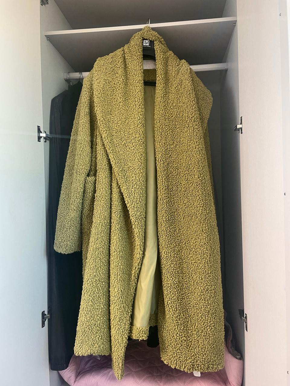 DINT 반앤질 오버핏 부클 코트