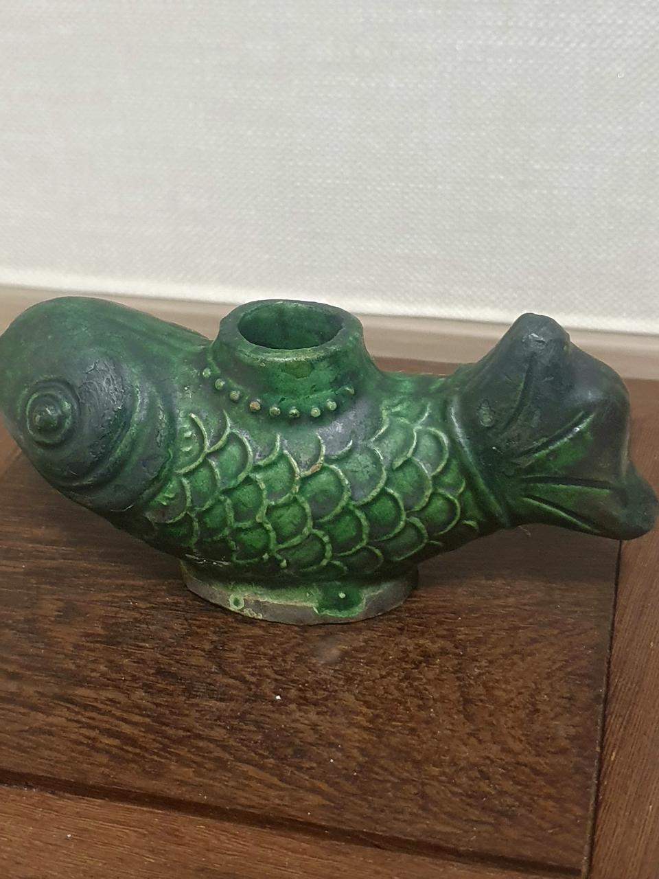 오래된 어형 녹유 도자기 연적