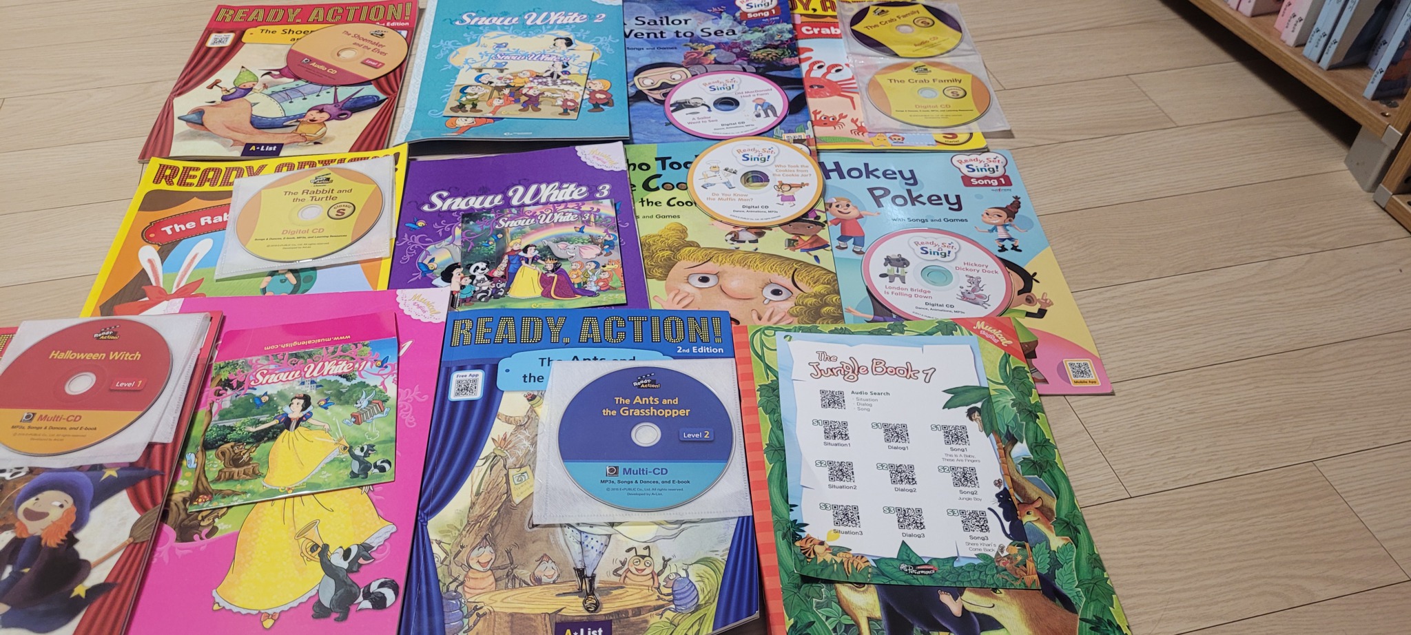 영어뮤지컬 북+CD 입니다