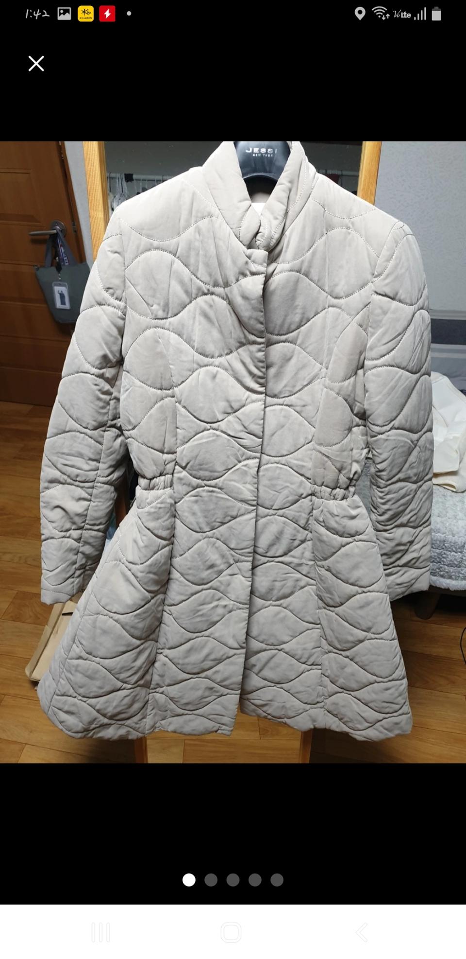 우아한 카키빛 그레이시 베이지 원피스 플레어 패딩 자켓