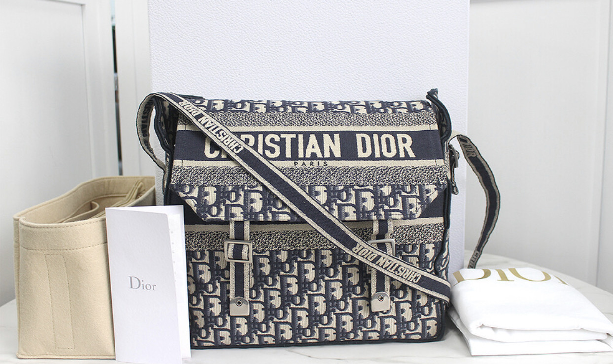 디올 캠프백 블루 오블리크 미듐 숄더 크로스백