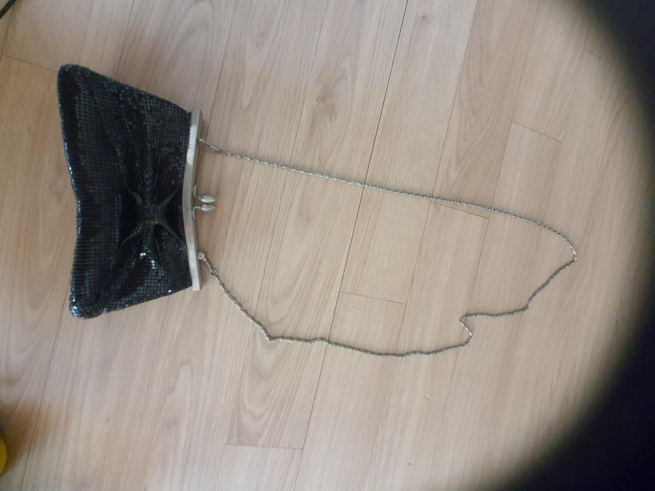 리본  포인트 크로스백 가격내림