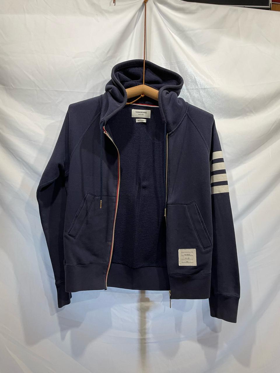 톰브라운 금장 삼선 후드집업 (루이비통, 톰브라운,구찌,프라다,스톤)
