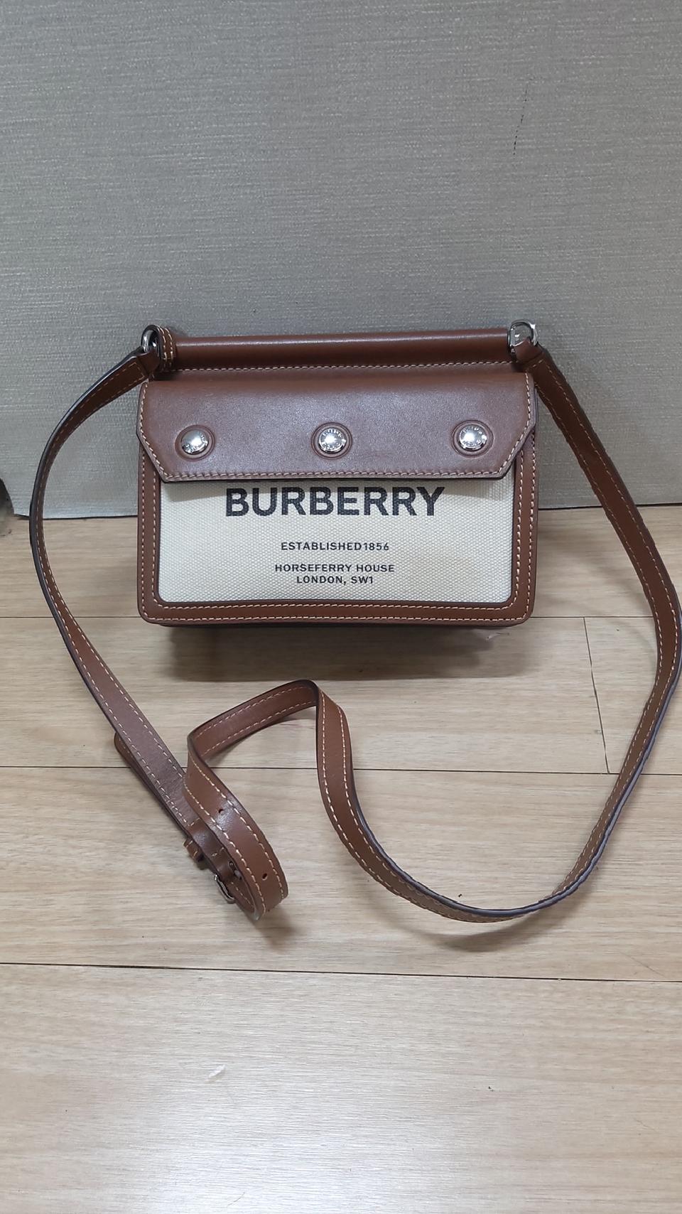 정품버버리 크로스가방