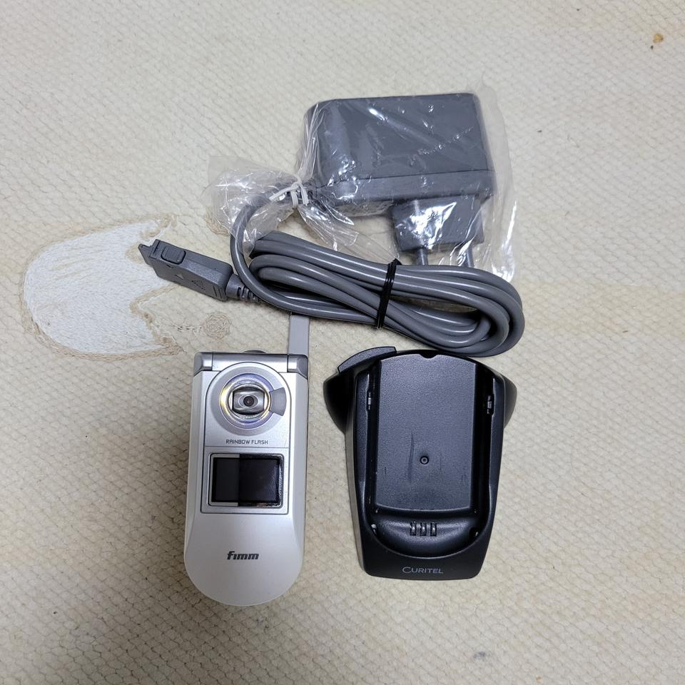 큐리텔 윤도현폰 화이트 PG-K4500 소장폰