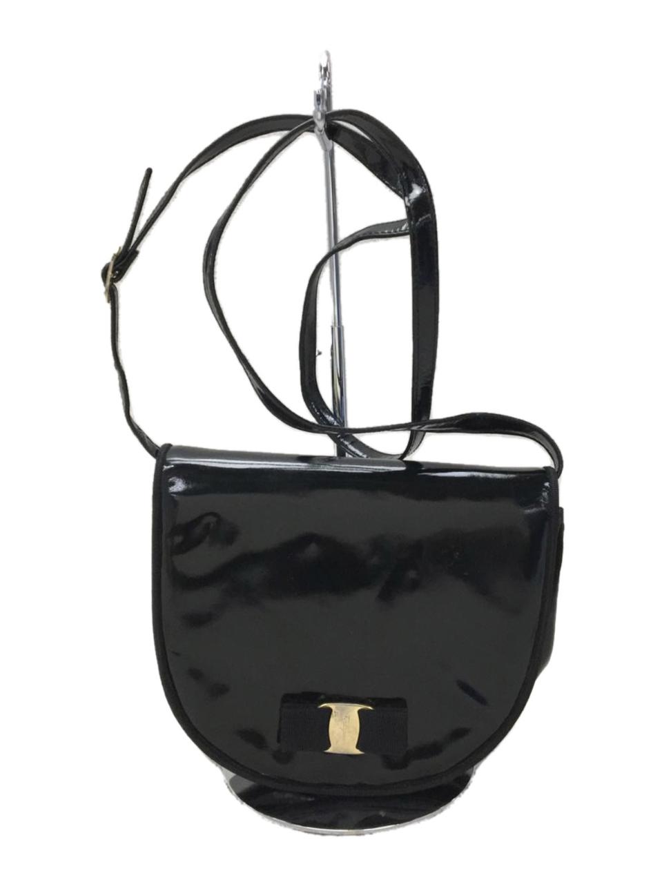 페라가모 가방(페이던트 반달 숄더백)