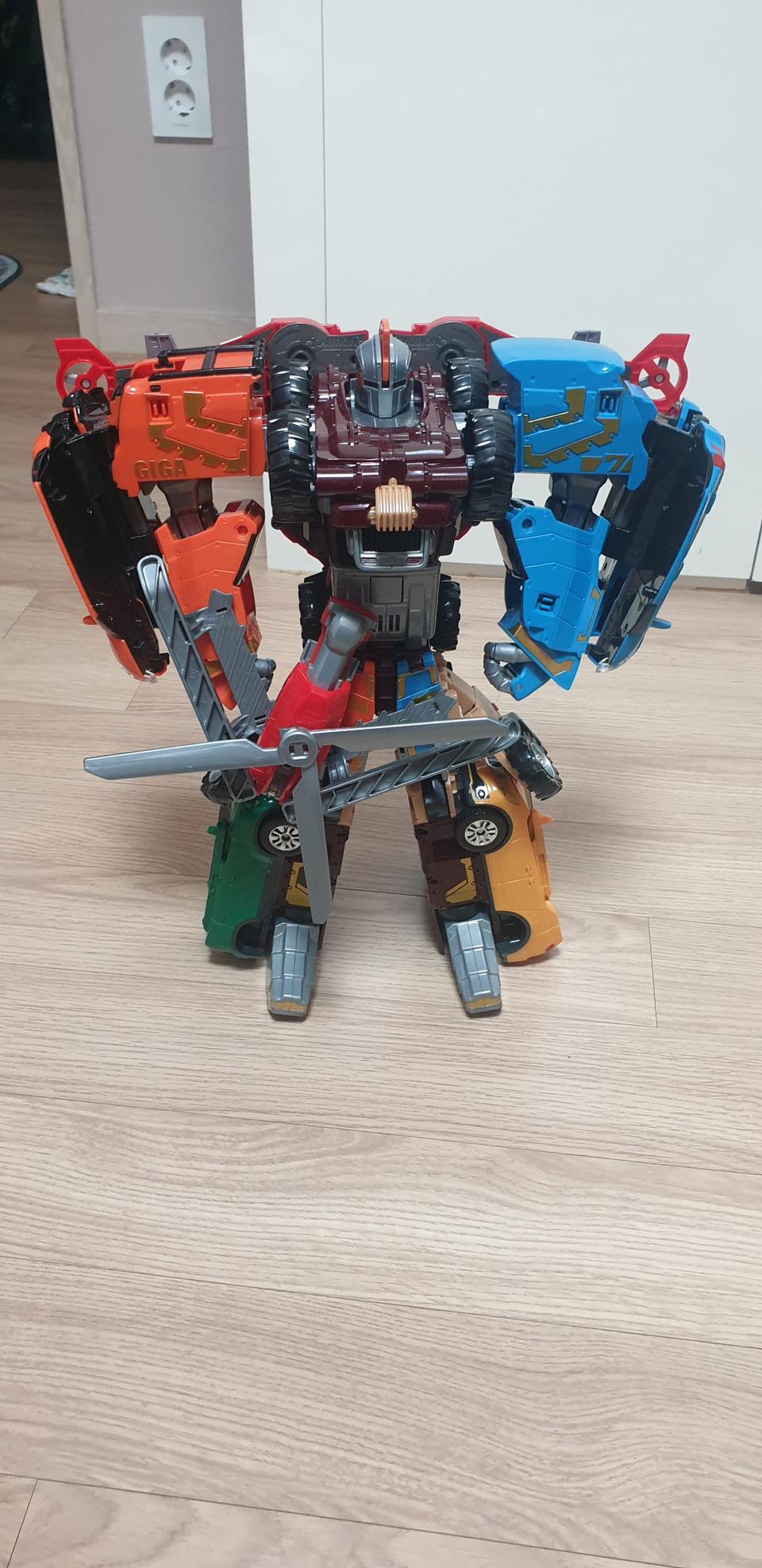 또봇 기가세븐 7단 합체로봇 DX