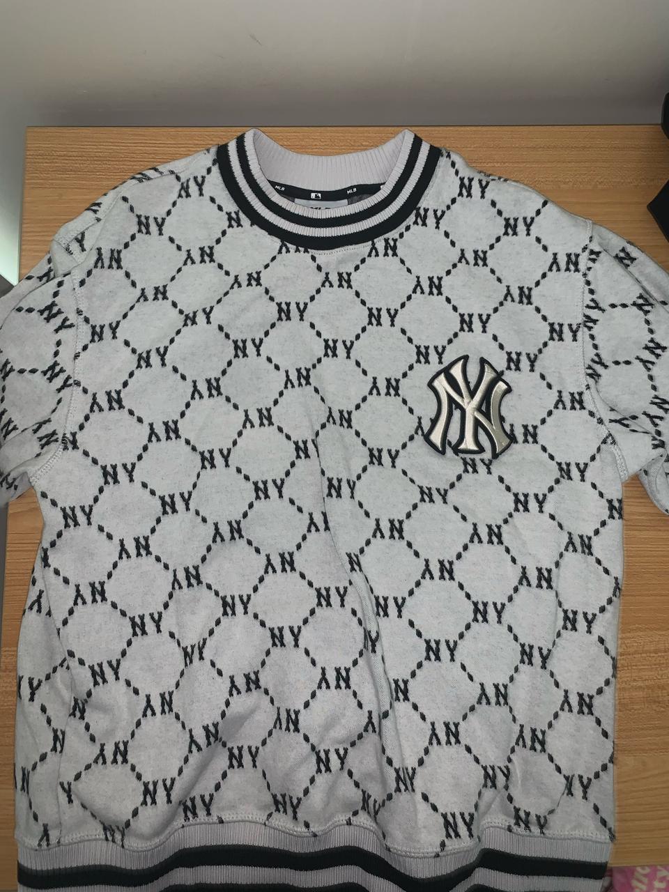 mlb 모노그램 다이아 맨투맨 크림 xs