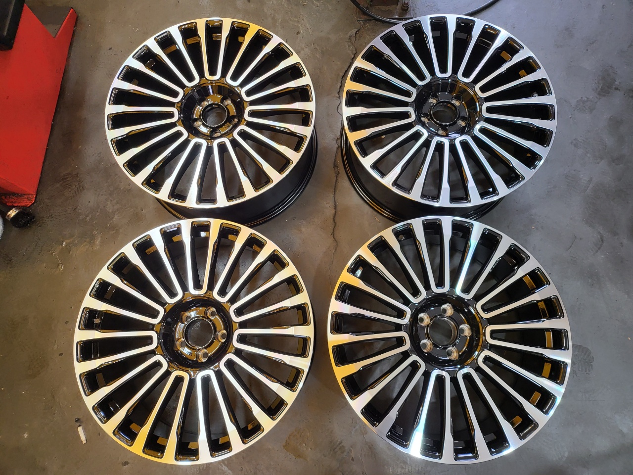 22인치 만소리 CS11.ST 블랙폴리쉬 신품휠 !레인지로버 전용!(특가)