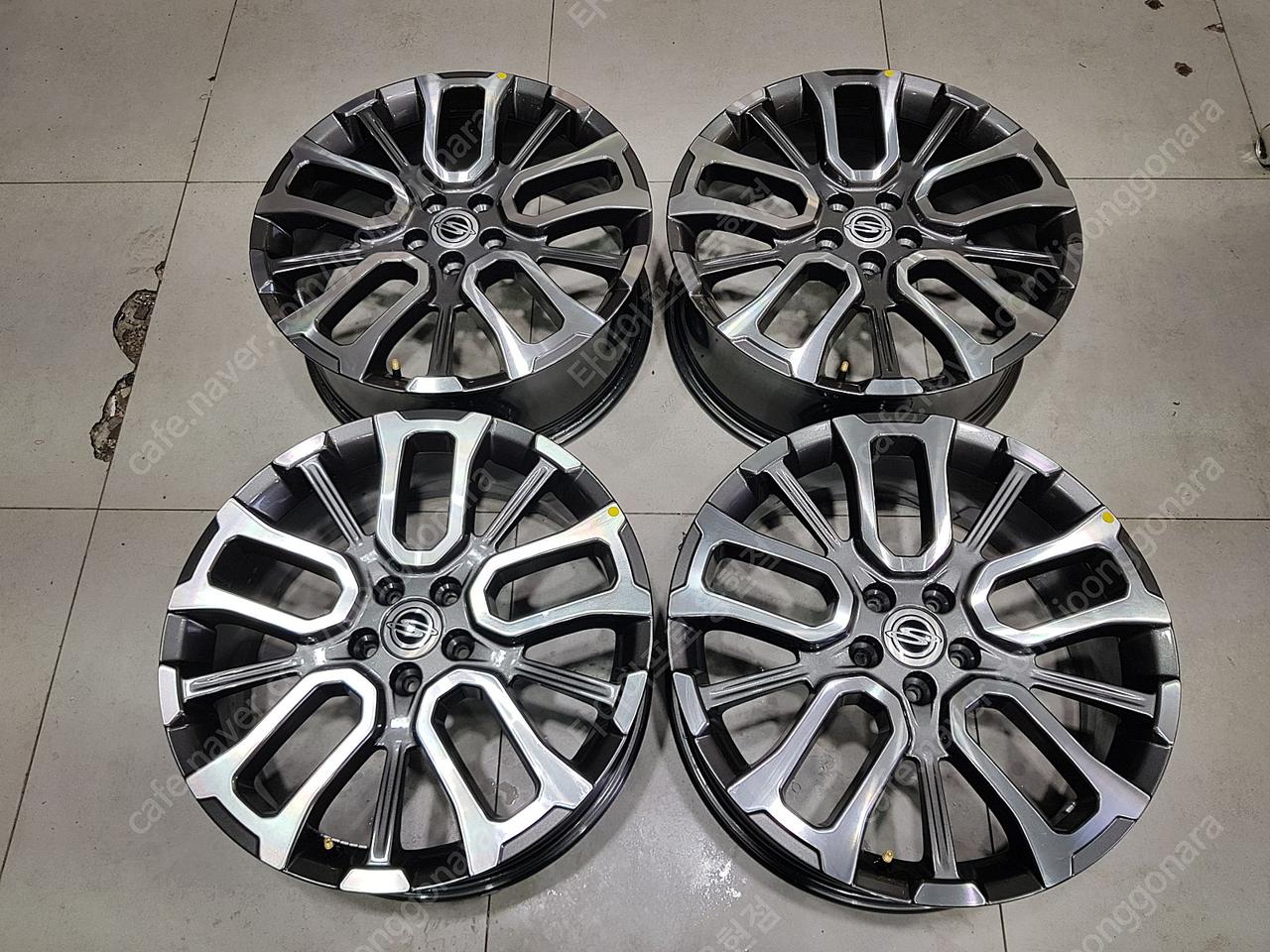 20인치 쌍용 토레스 순정 임판급 중고 휠 한대분 팝니다