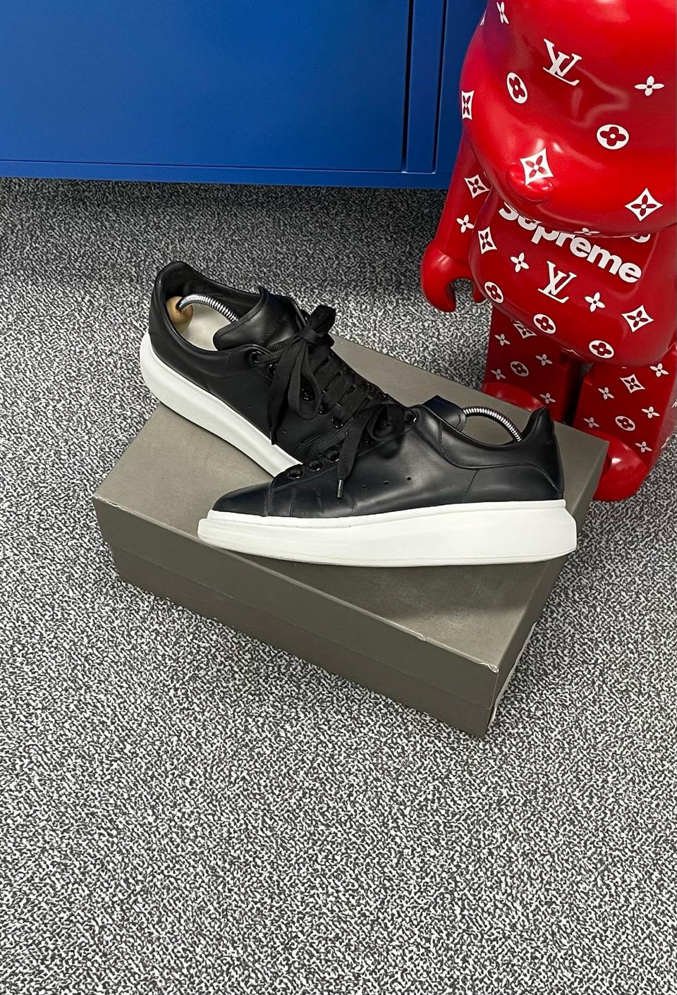 [40.5] 알렉산더맥퀸 오버솔 스니커즈