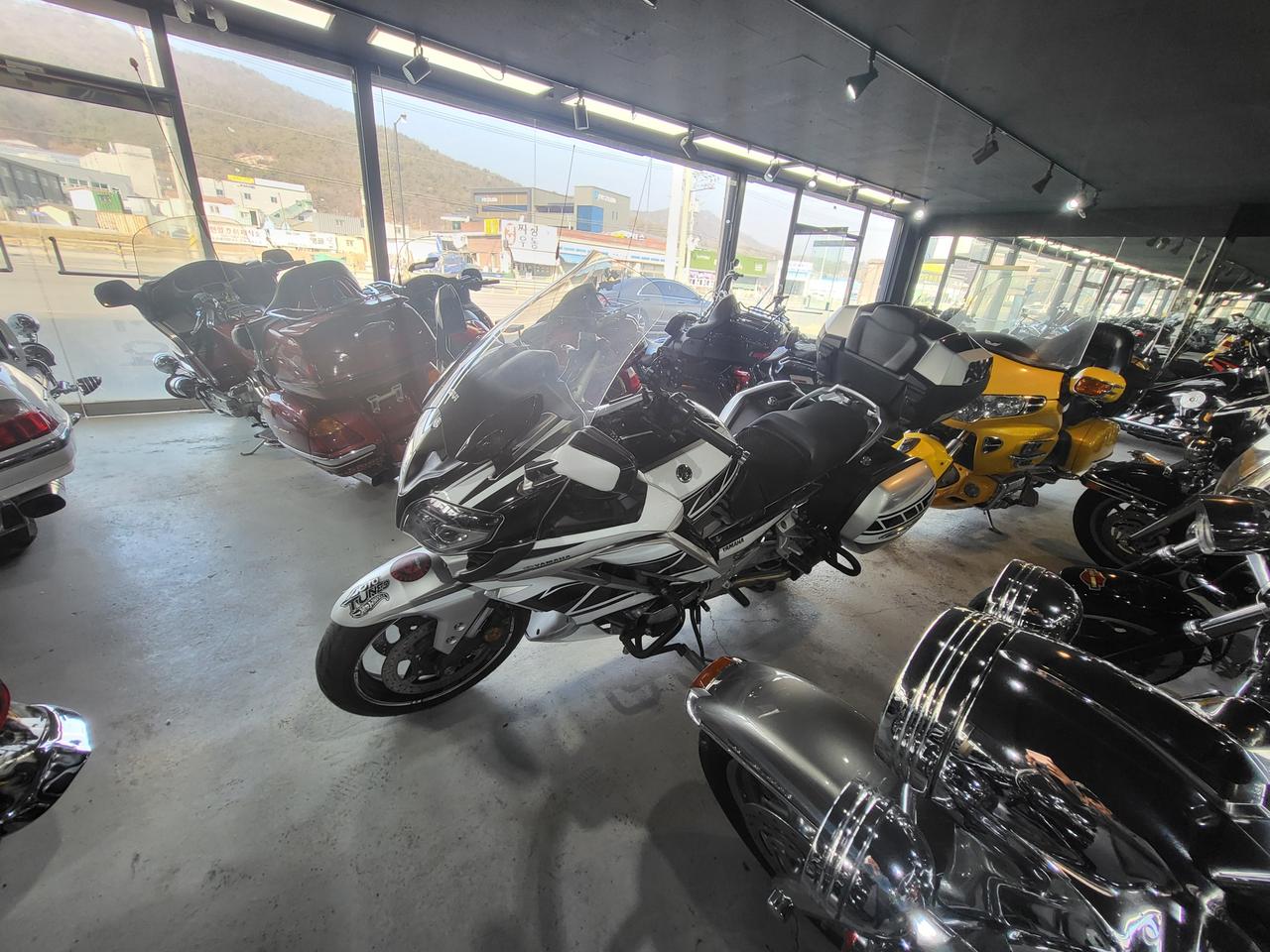 상태최상FJR1300 팝니다.전액할부가능