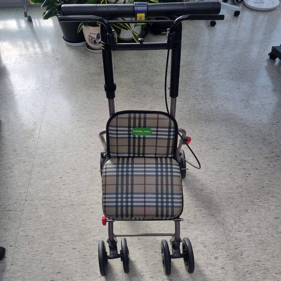 어르신 노인용 보행보조차