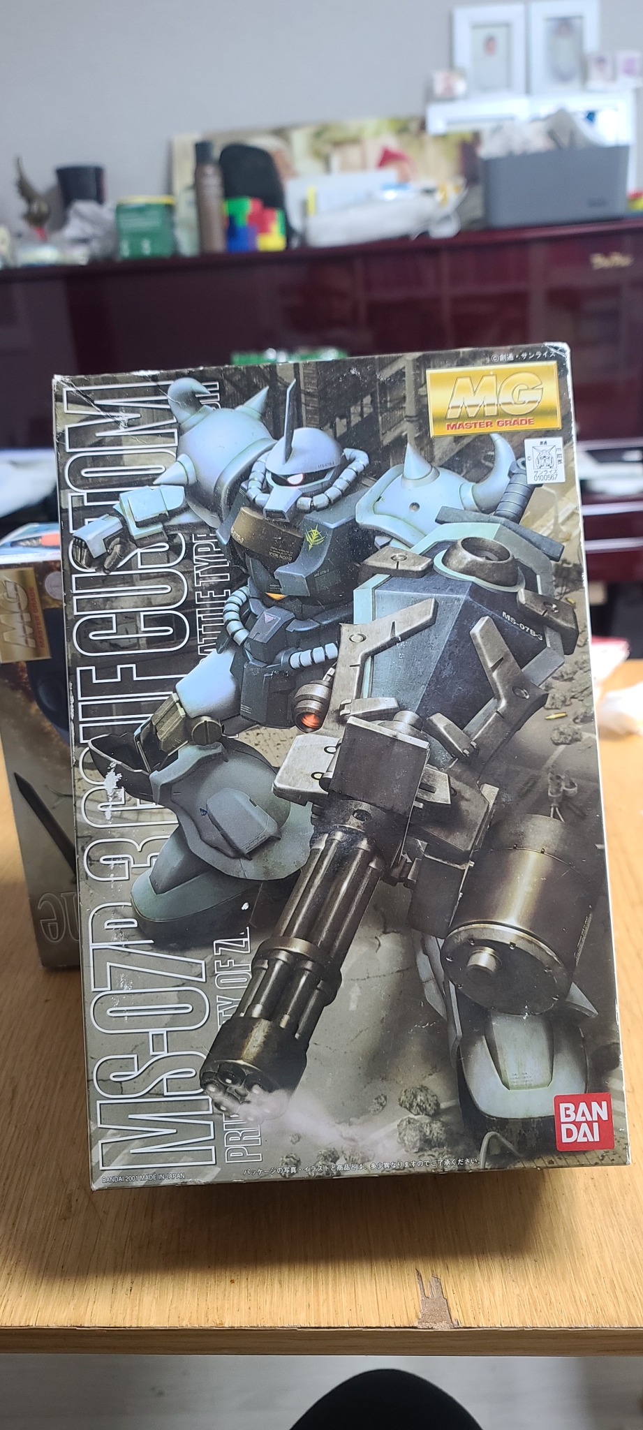 반다이 [MG] 1/100 MS-07B-3 구프 커스텀