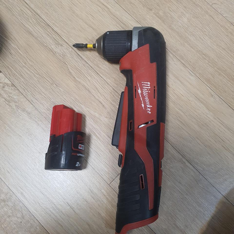 밀워키 충전 코너드릴