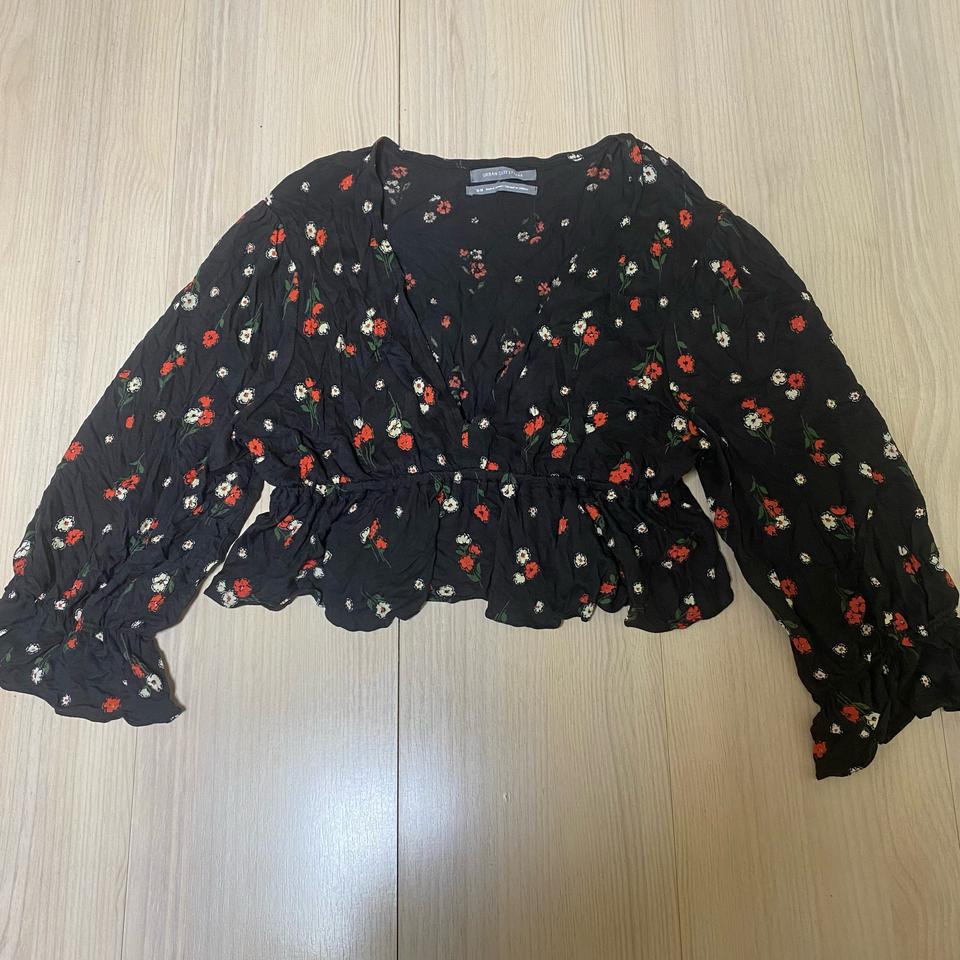 플로랄프린트 브이넥 크랍탑