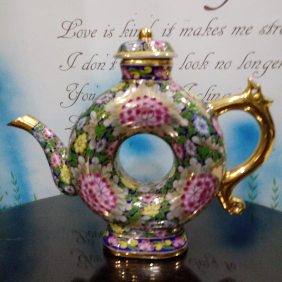 황금빛 찬란한 주전자도자기