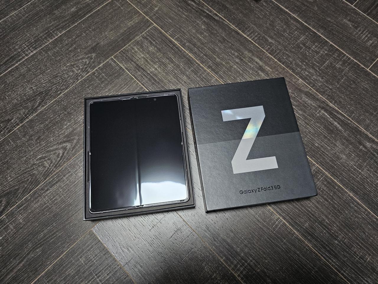 폴드3 512G 자급제 2/15 올갈이 (필름, 케이스 증정)