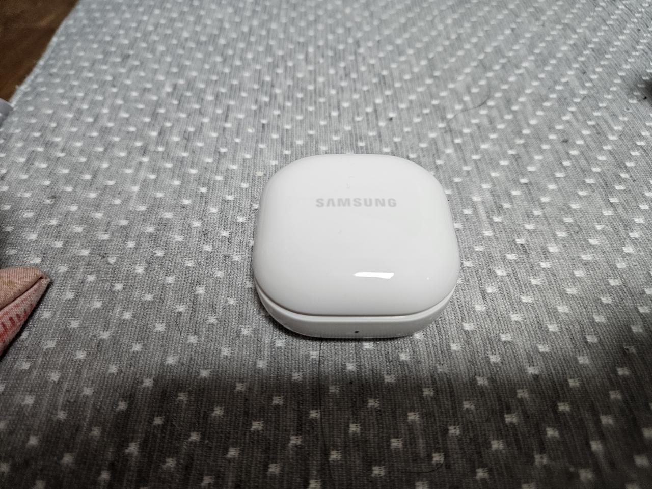 삼성 갤럭시버즈2 화이트