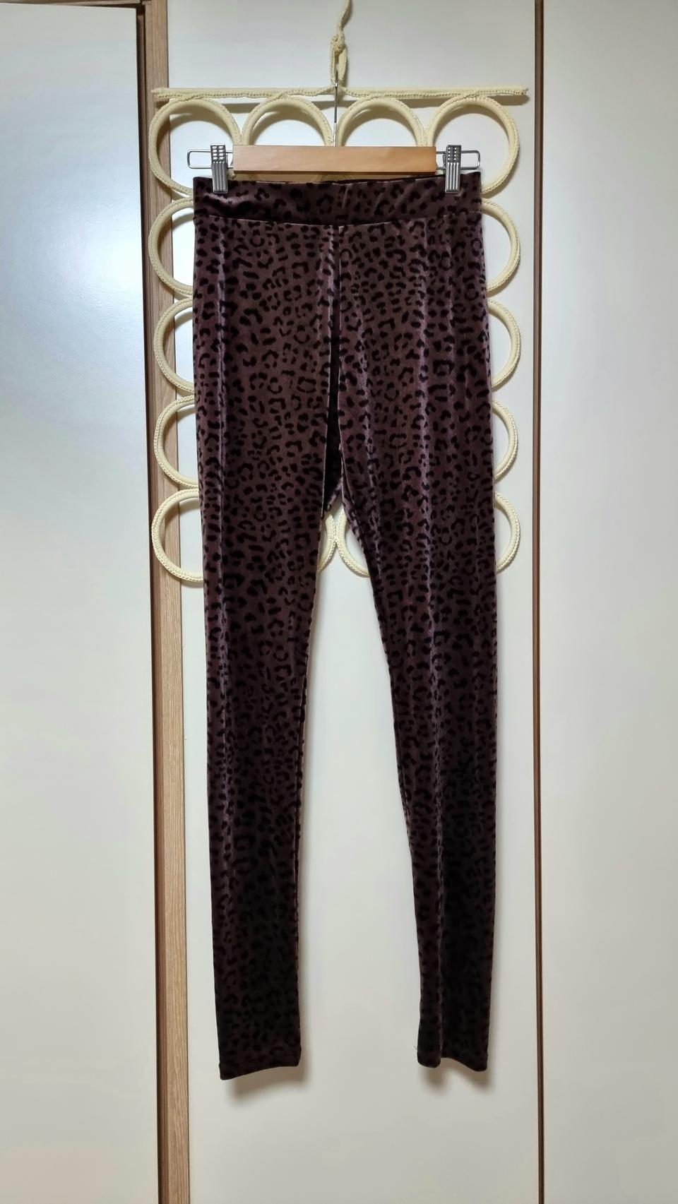 애니멀 프린트 쫄바지