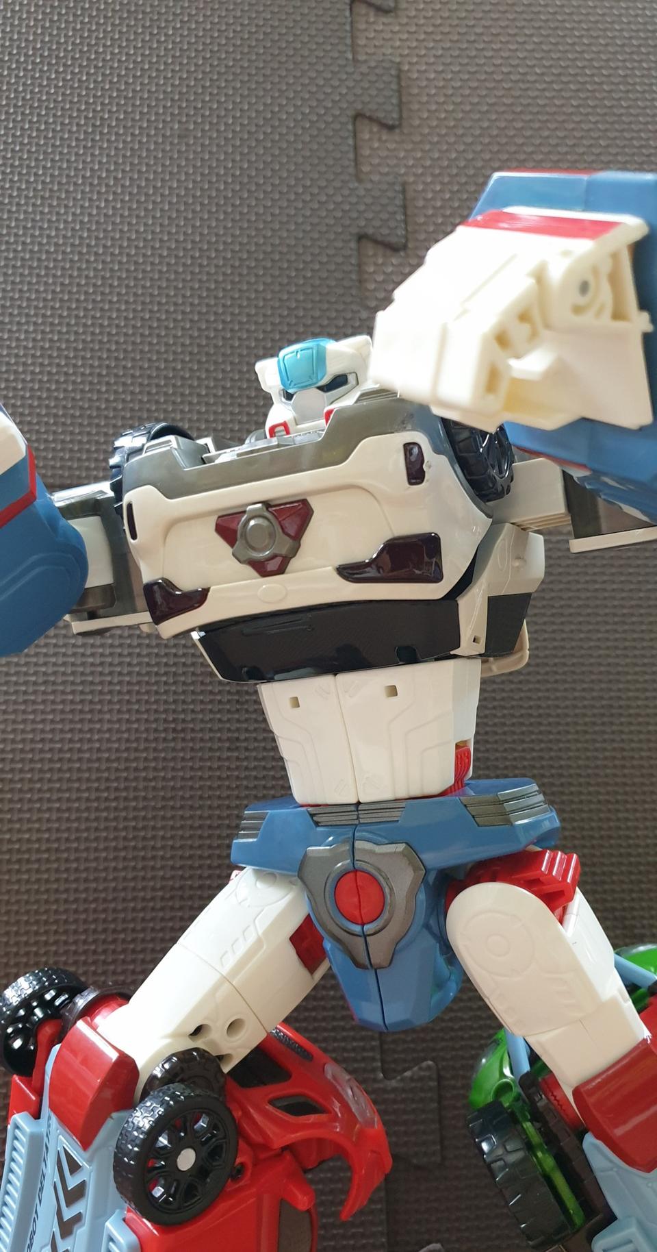 또봇 델타트론  입니다