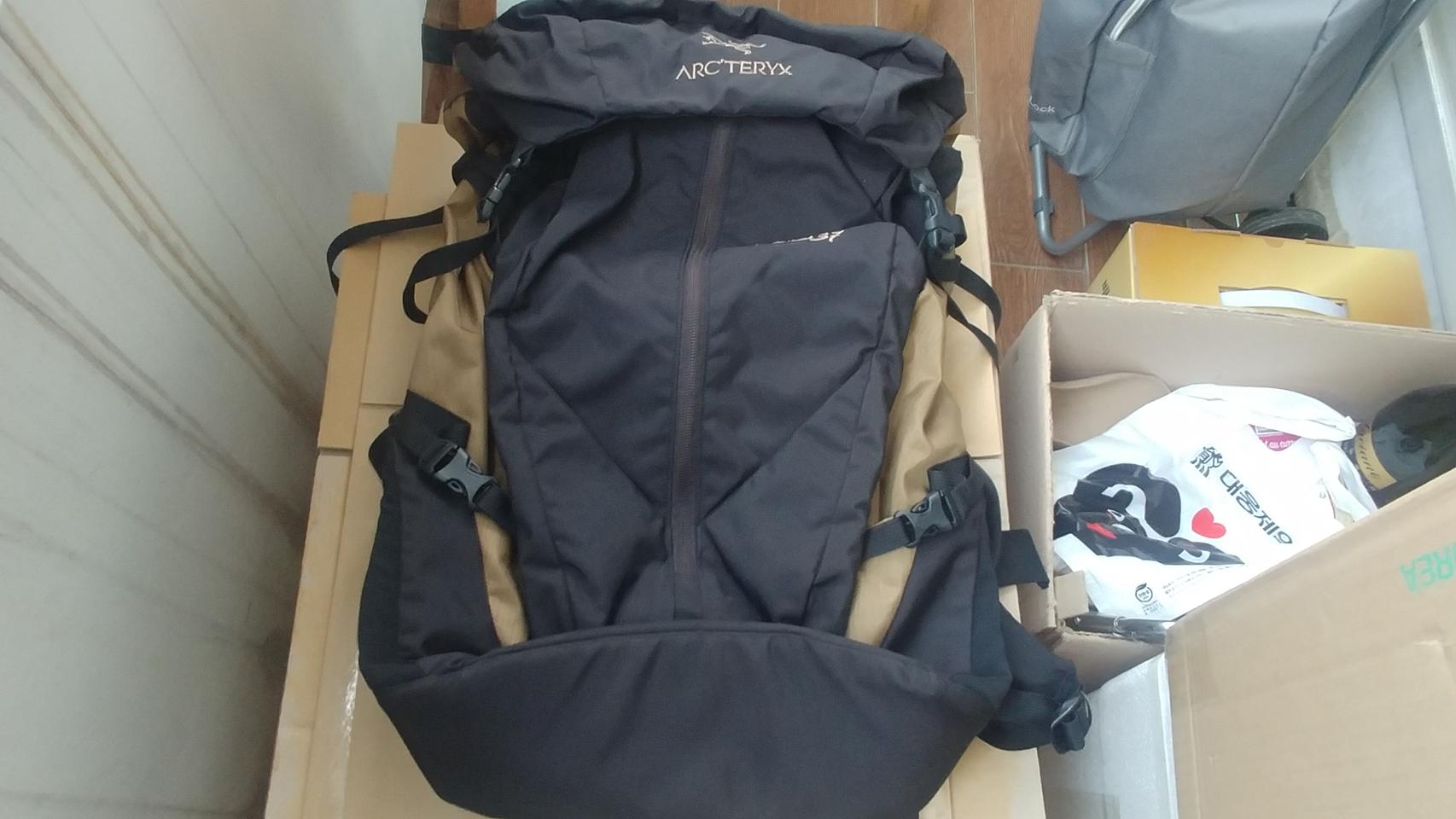 아크테릭스 카타 누비안부라운(M 37 L)