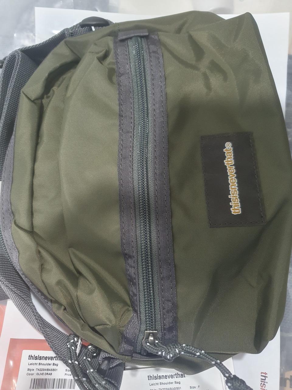 무신사 가방 새제품 싸게팜. 어깨매는 가방4만5천원 짜리 택 달린 새상