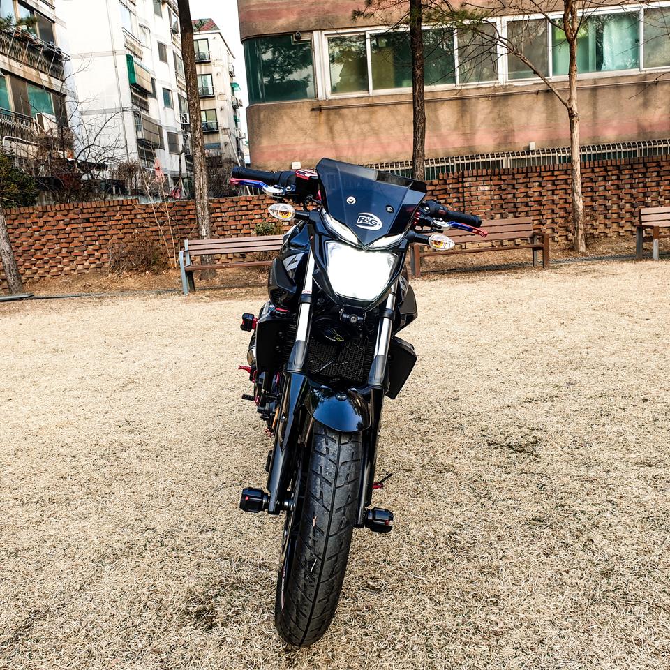 야마하 mt03 2016년식 튜닝된 A급차량 판매합니다.