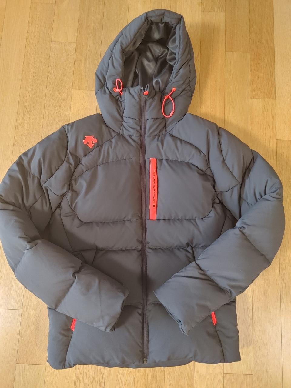 데상트 덕다운 패딩 점퍼 팝니다