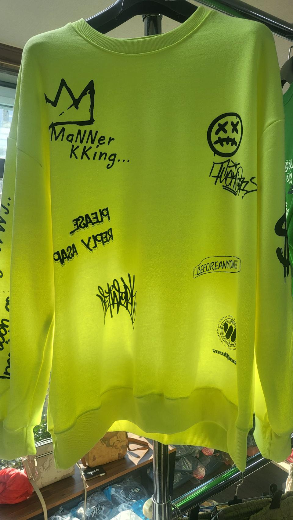 봄신상맨투맨 남여공용 입니다