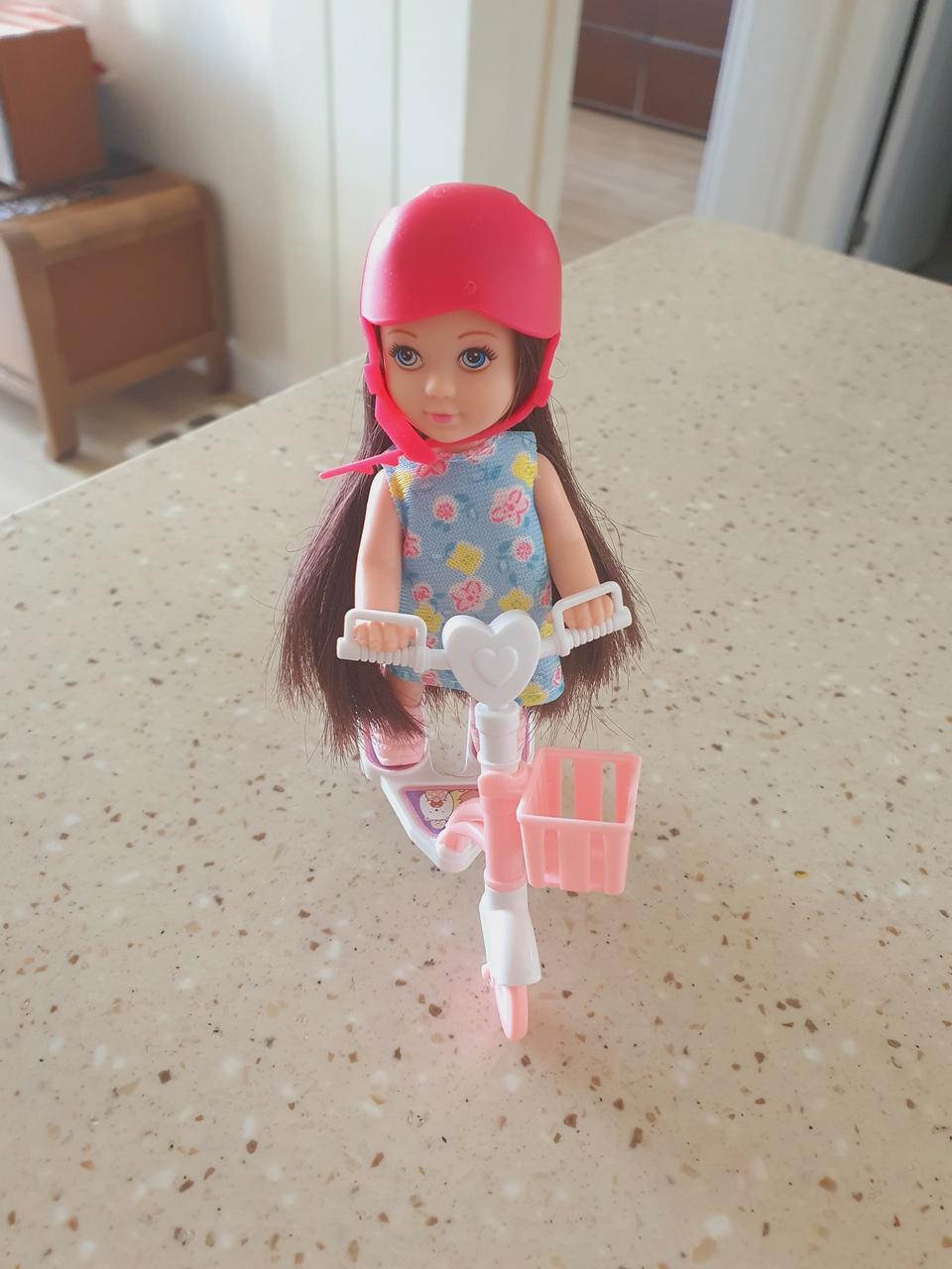 자전거 타는 소녀