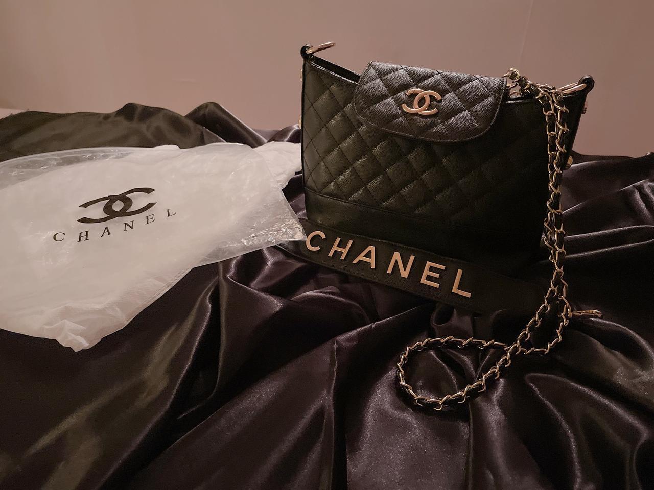 샤넬 프리시전 크로스숄더백