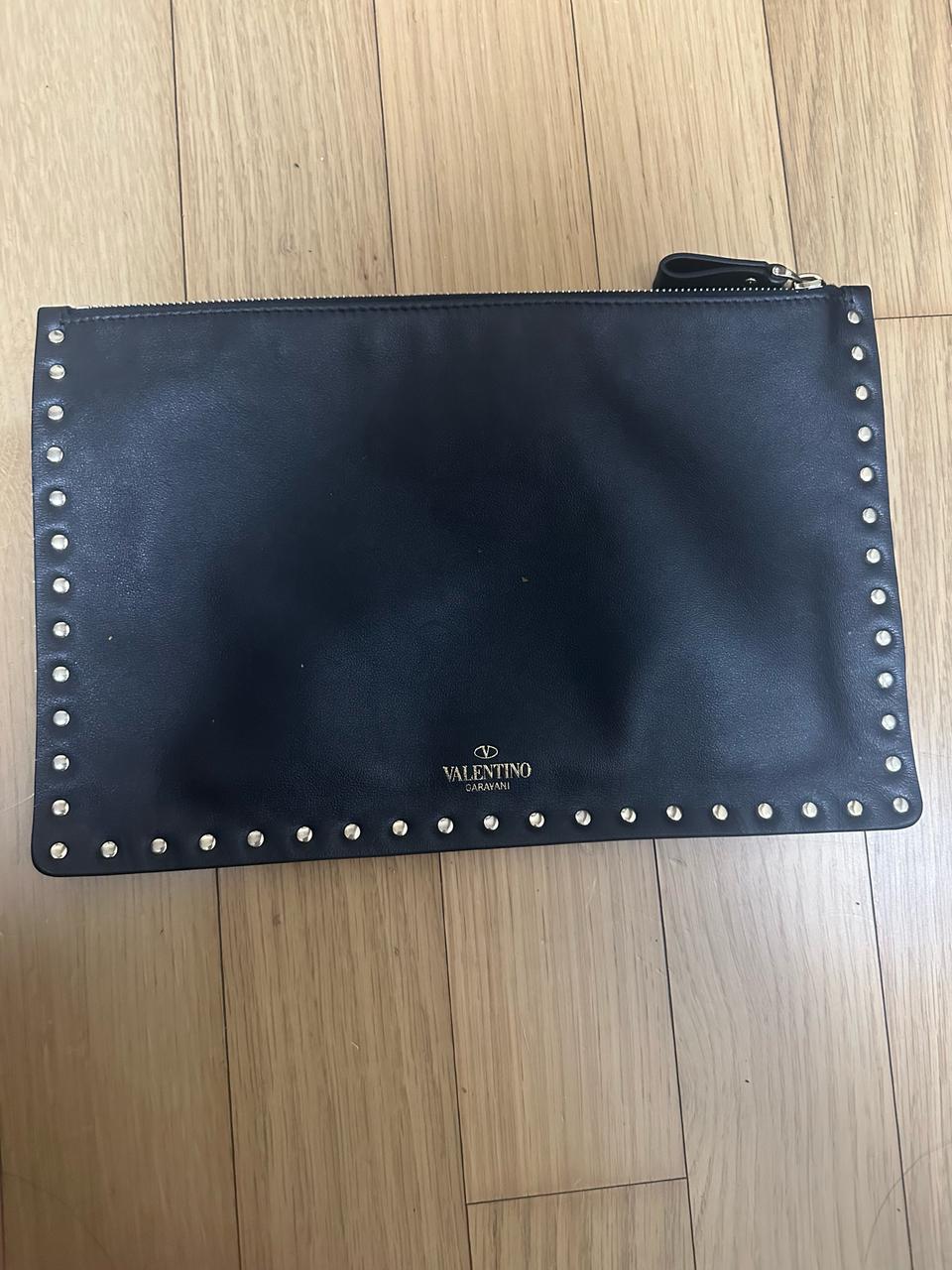 발렌티노 클러치