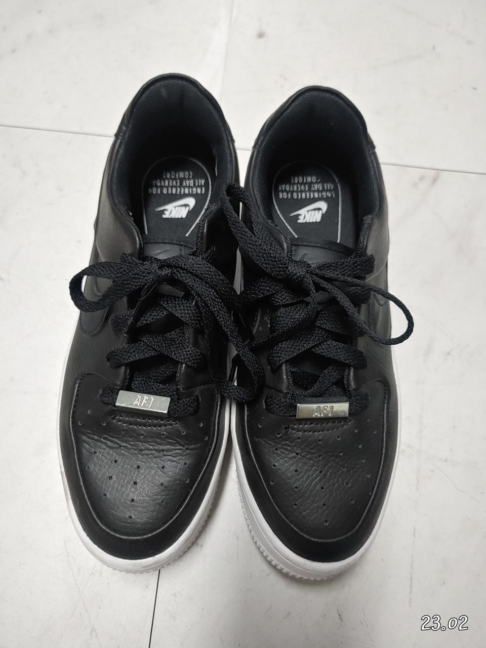 나이키 우먼스 에어포스1 세이지 로우 235mm