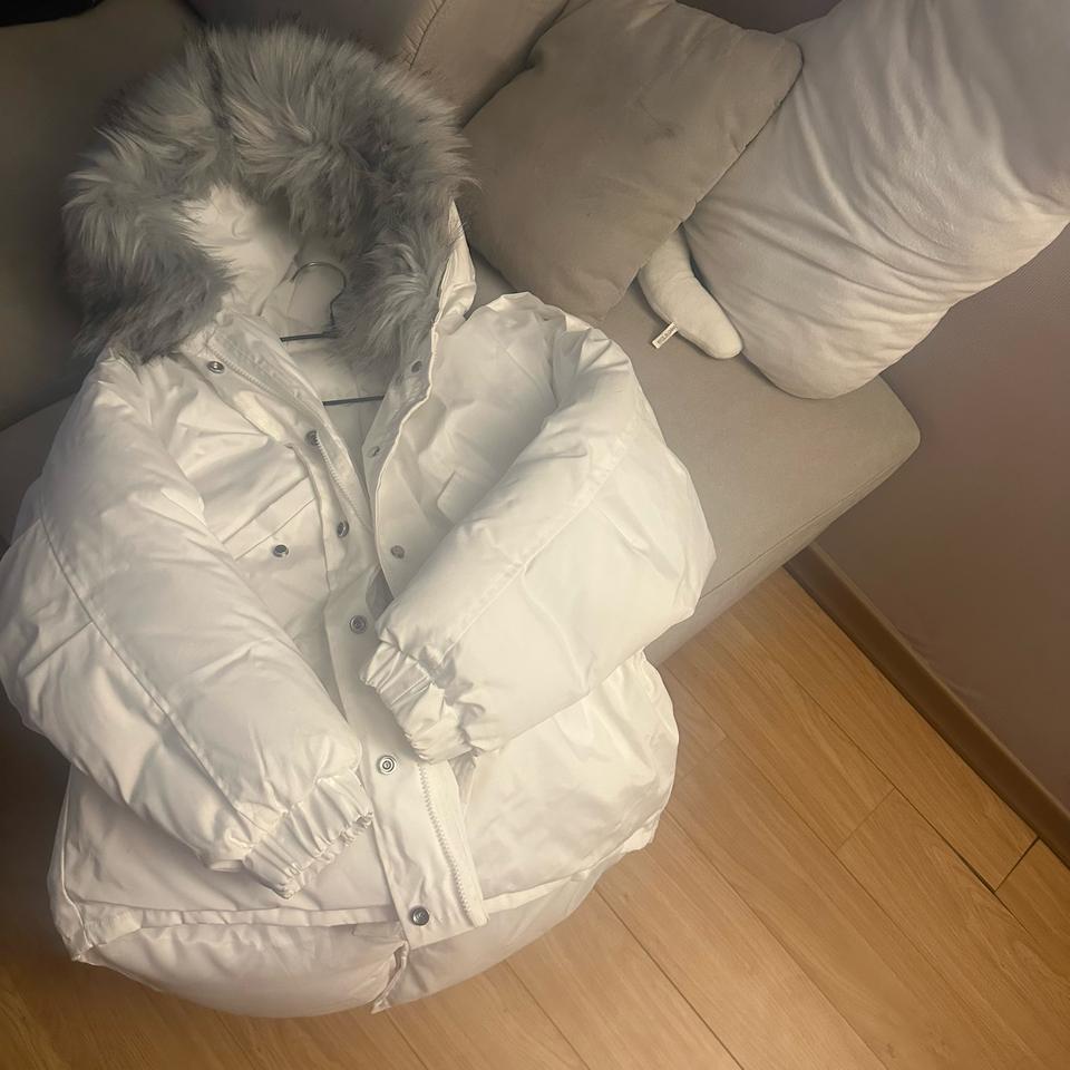 라쿤 패딩 화이트