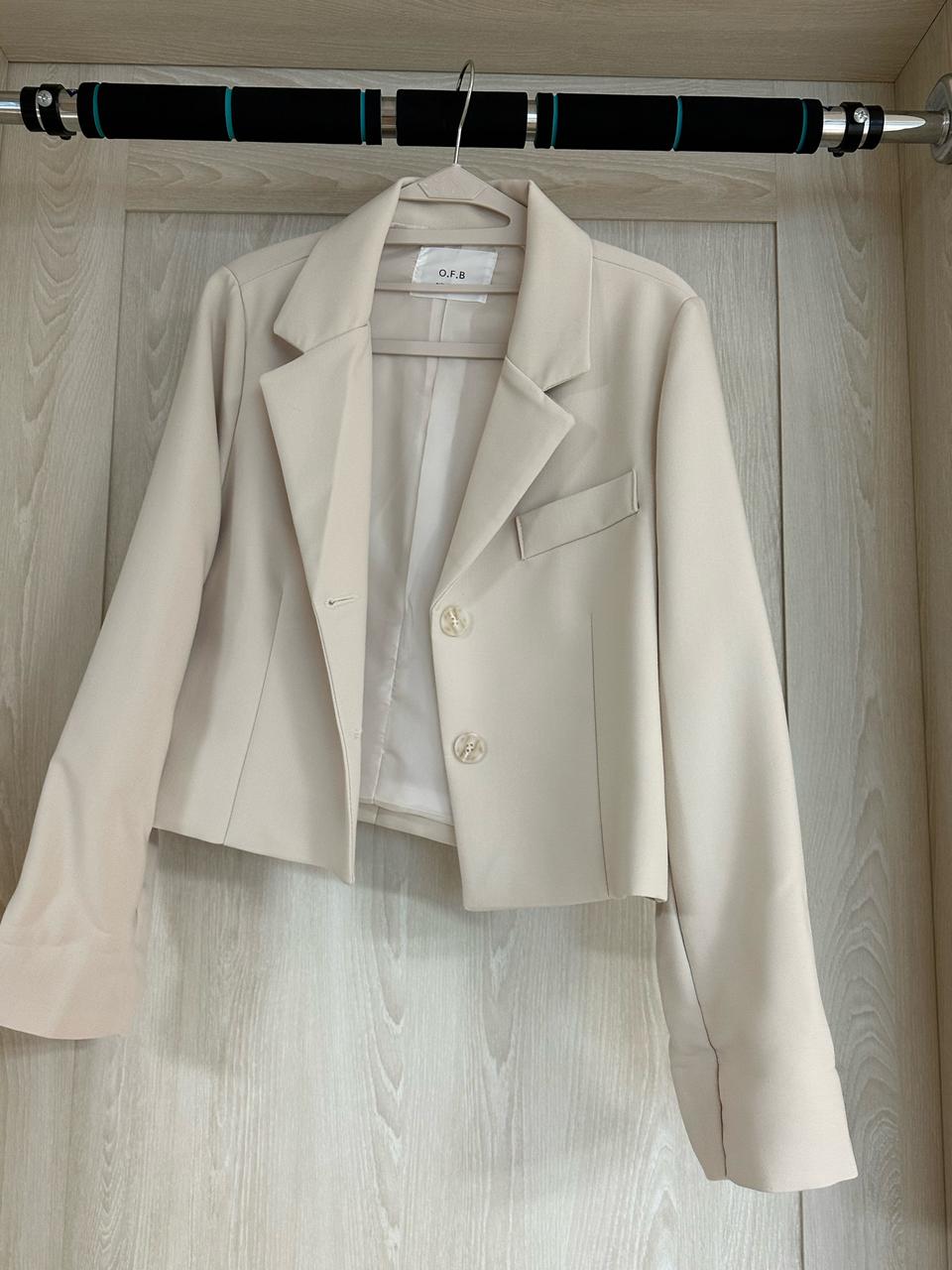 버터크림 크롭자켓/ 아이보리크롭자켓 (새상품)