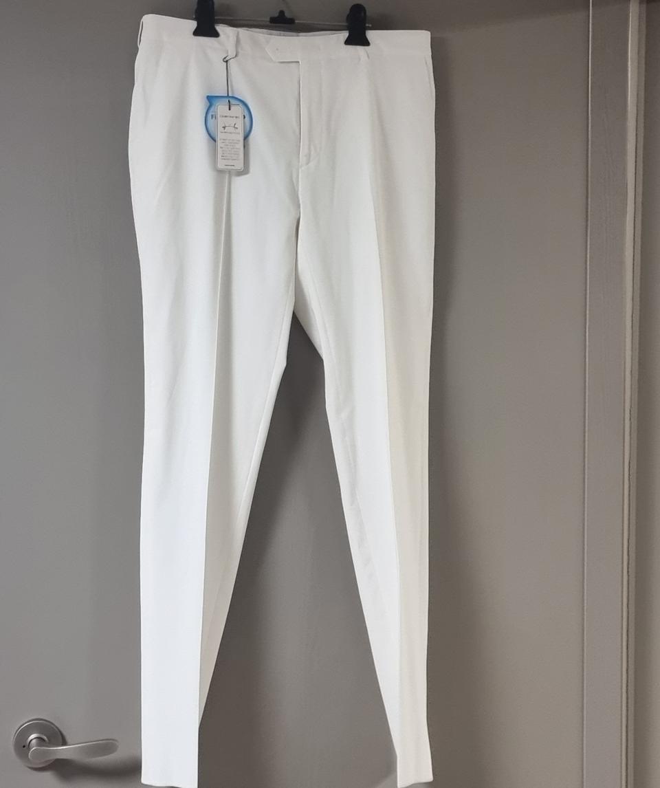 <34/새상품>바쏘옴므 화이트 슬랙스 세미슬림핏